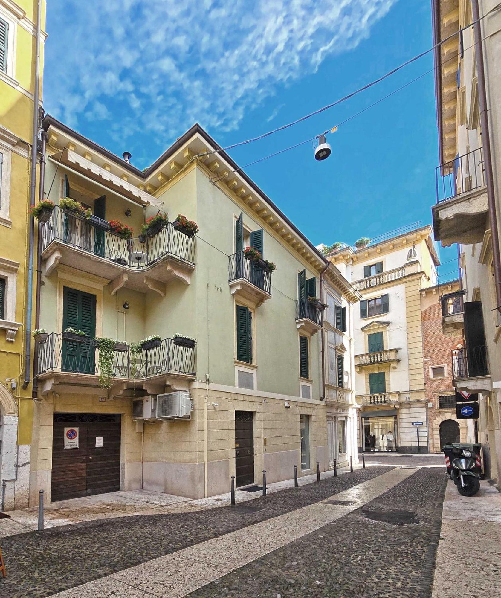 Mva Madama Verona Aparments Exterior photo